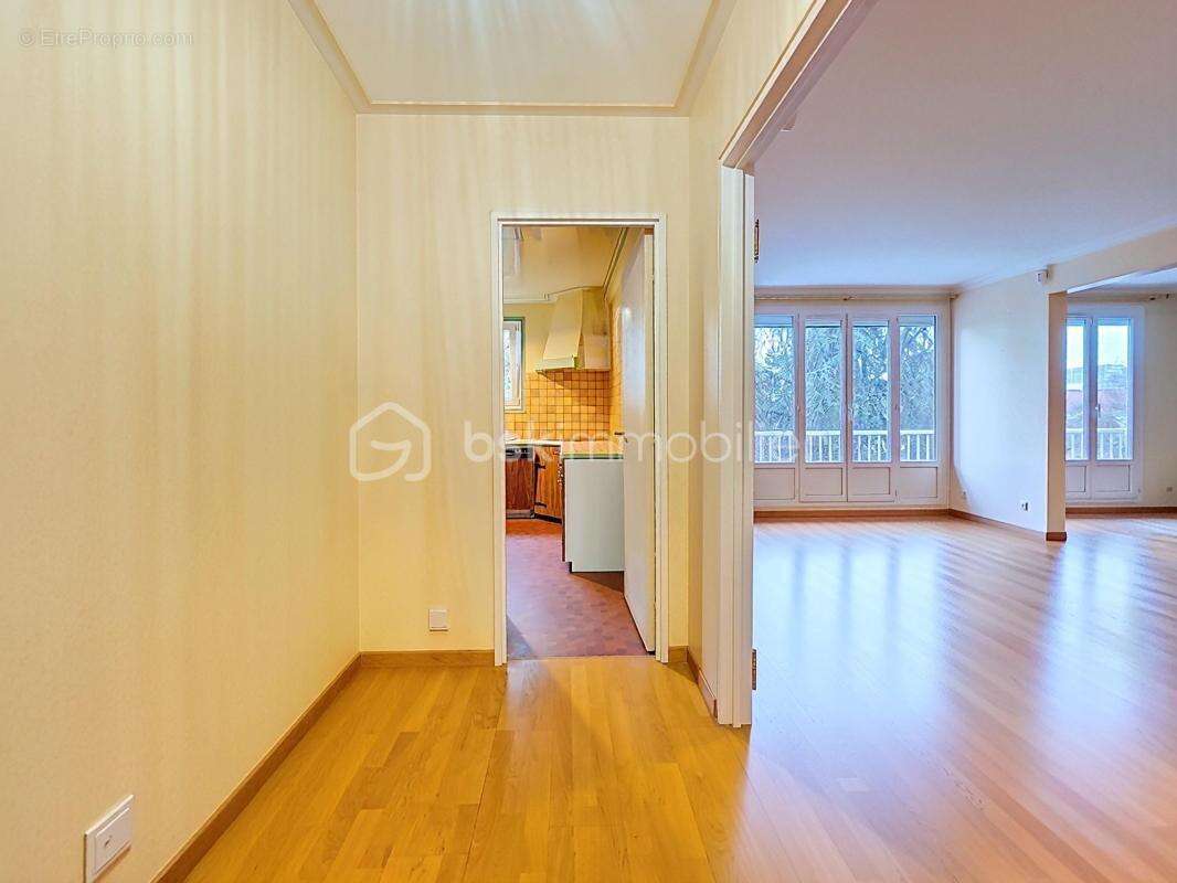 Appartement à ROSNY-SOUS-BOIS