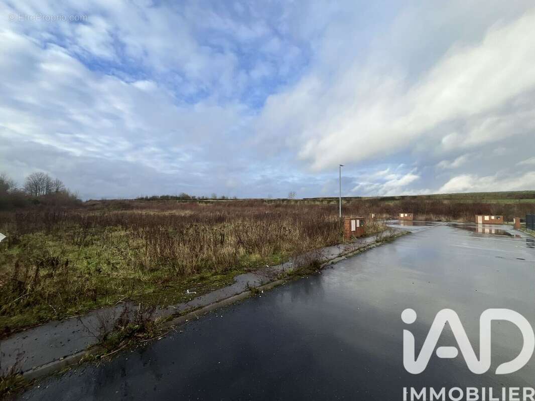 Photo 2 - Terrain à NEUVILLY