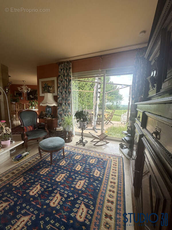 salon - Maison à MONTPEYROUX