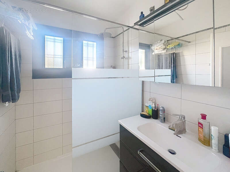 Maison à LA RIVIERE-SAINT-SAUVEUR