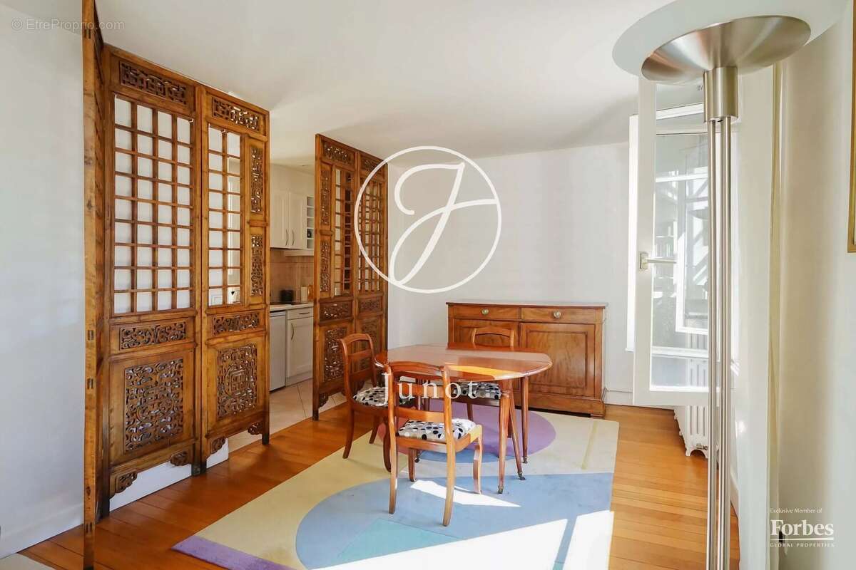 Appartement à PARIS-7E