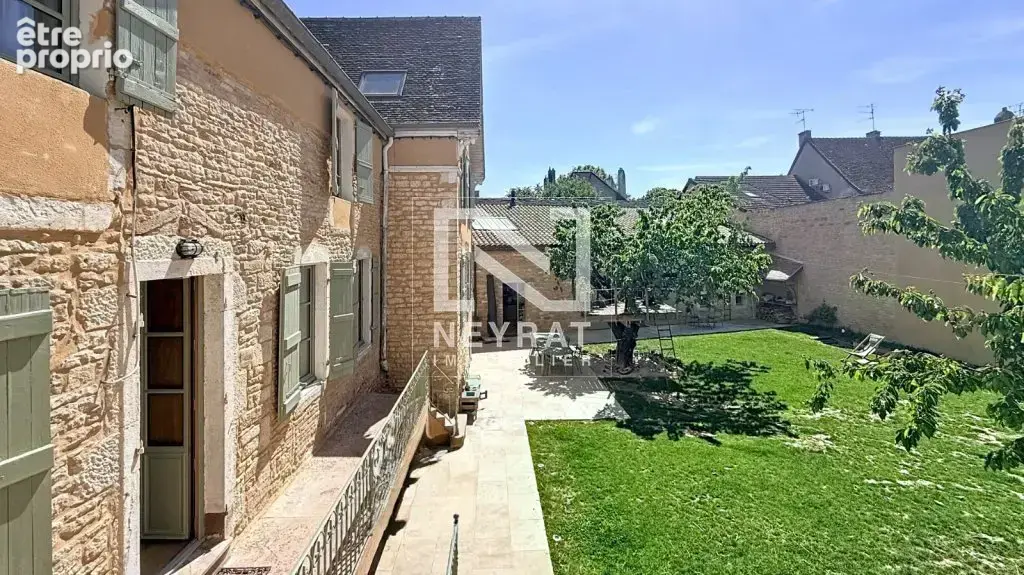 Givry centre - photo 3