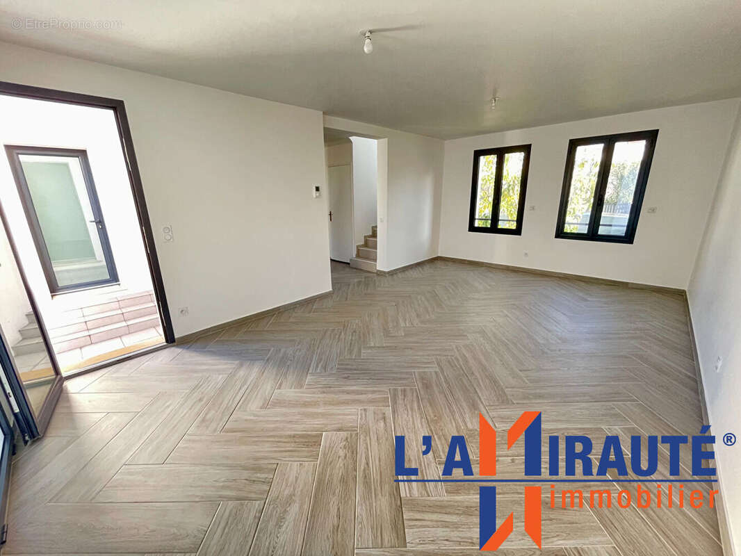 Maison à SARTROUVILLE