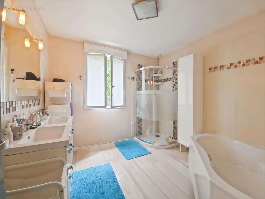 Maison à CHECY