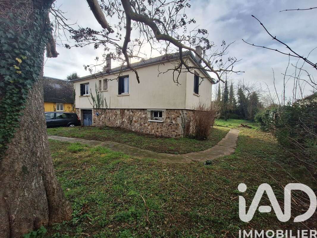 Maison 100 m² à Gauville-La-Campagne  - photo 3