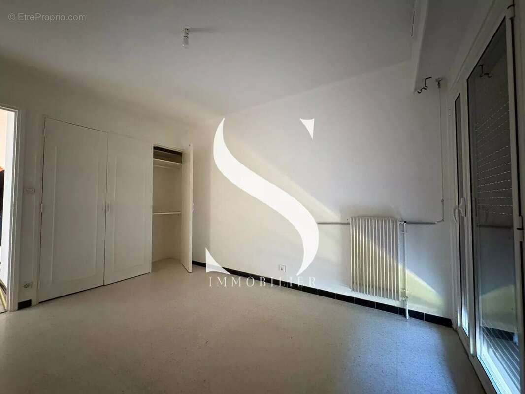 Appartement à VALLAURIS