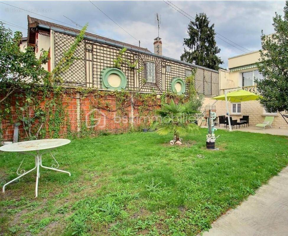 Maison à LIVRY-GARGAN