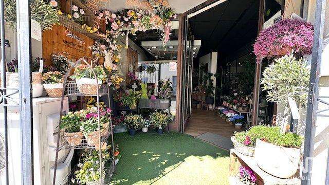 Photo 2 - Commerce à CASTRIES