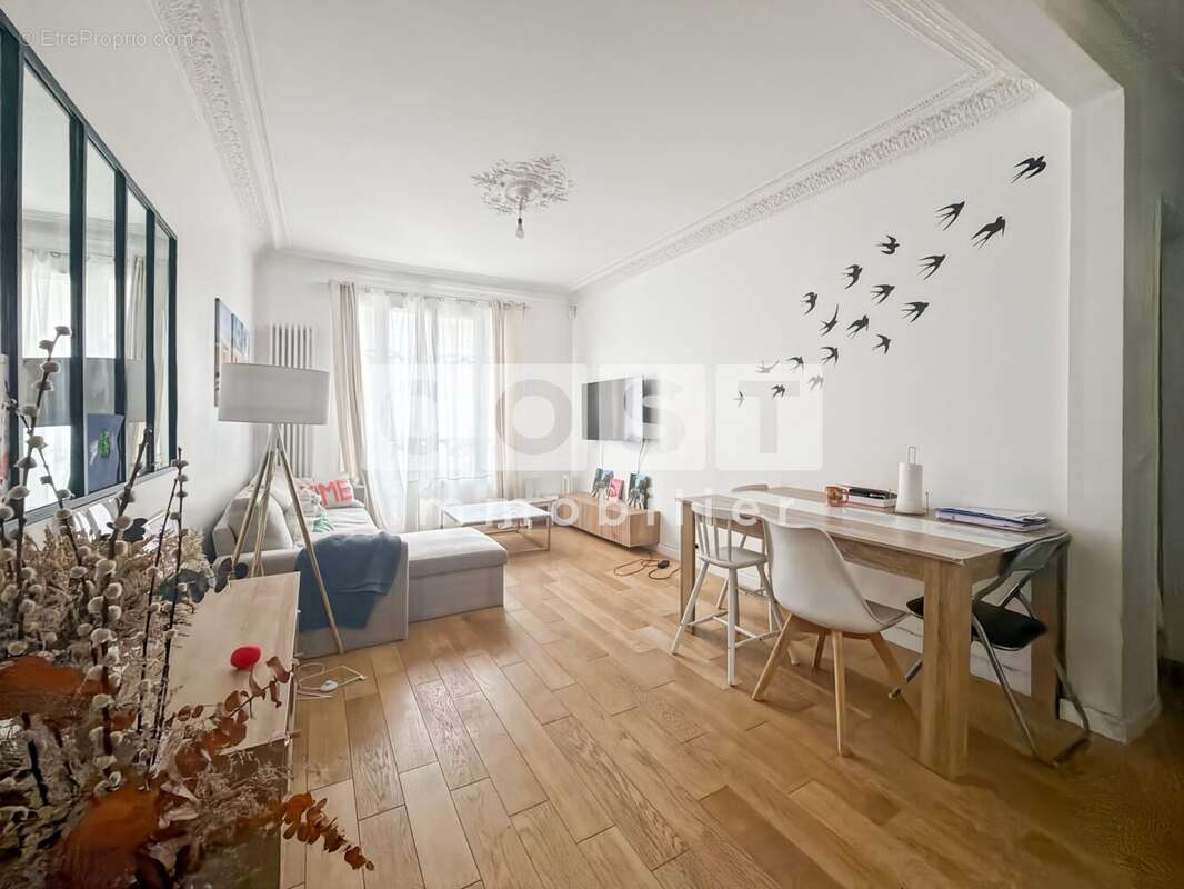 Appartement à COURBEVOIE