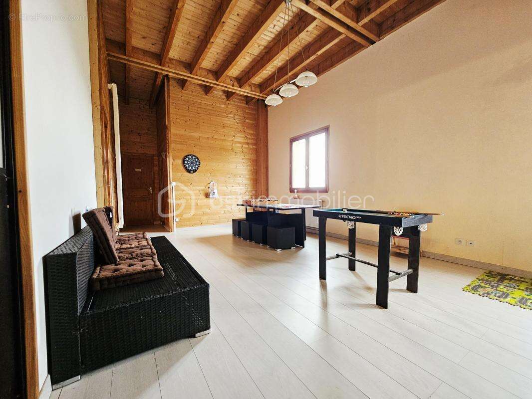 Maison à BESSE-ET-SAINT-ANASTAISE