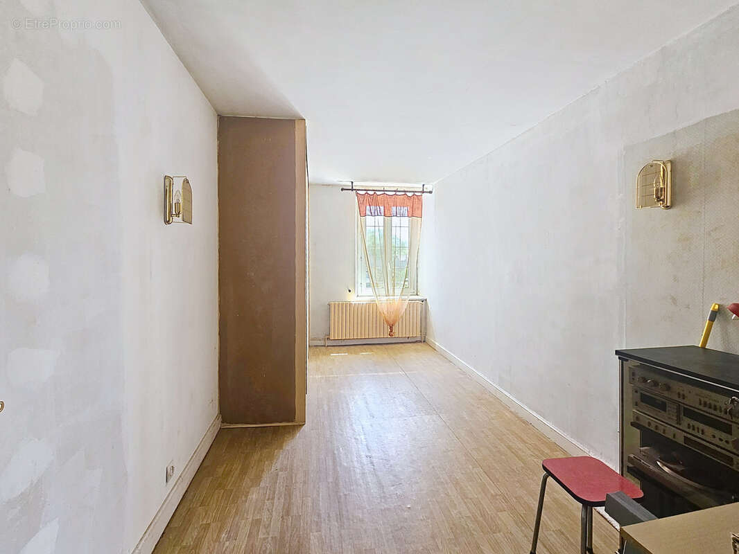 Maison à DOMPCEVRIN