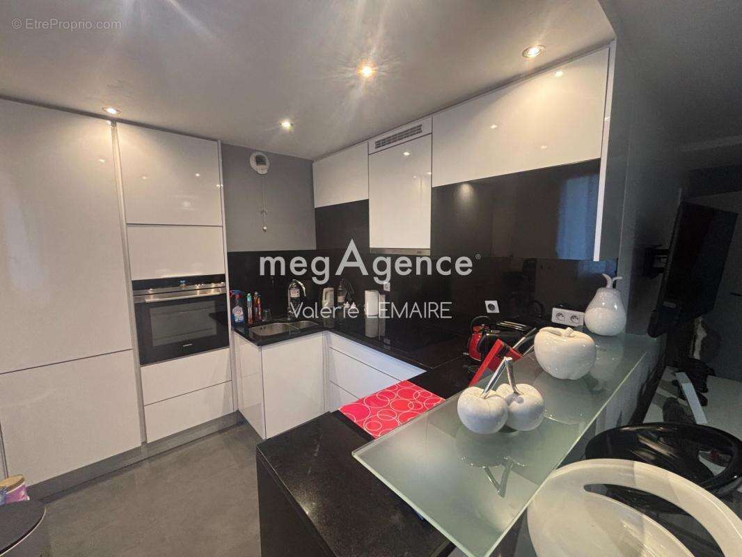 Appartement à MANDRES-LES-ROSES