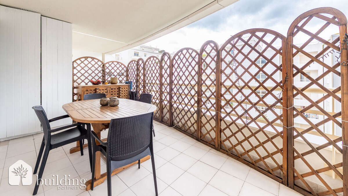 Levallois-Perret Greffulhe - Appartement familial 5 pièces avec terrasse et balcon de 120 m² - photo 5