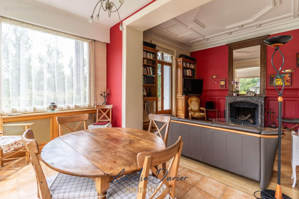 Maison à SAINT-ETIENNE-DE-CHIGNY