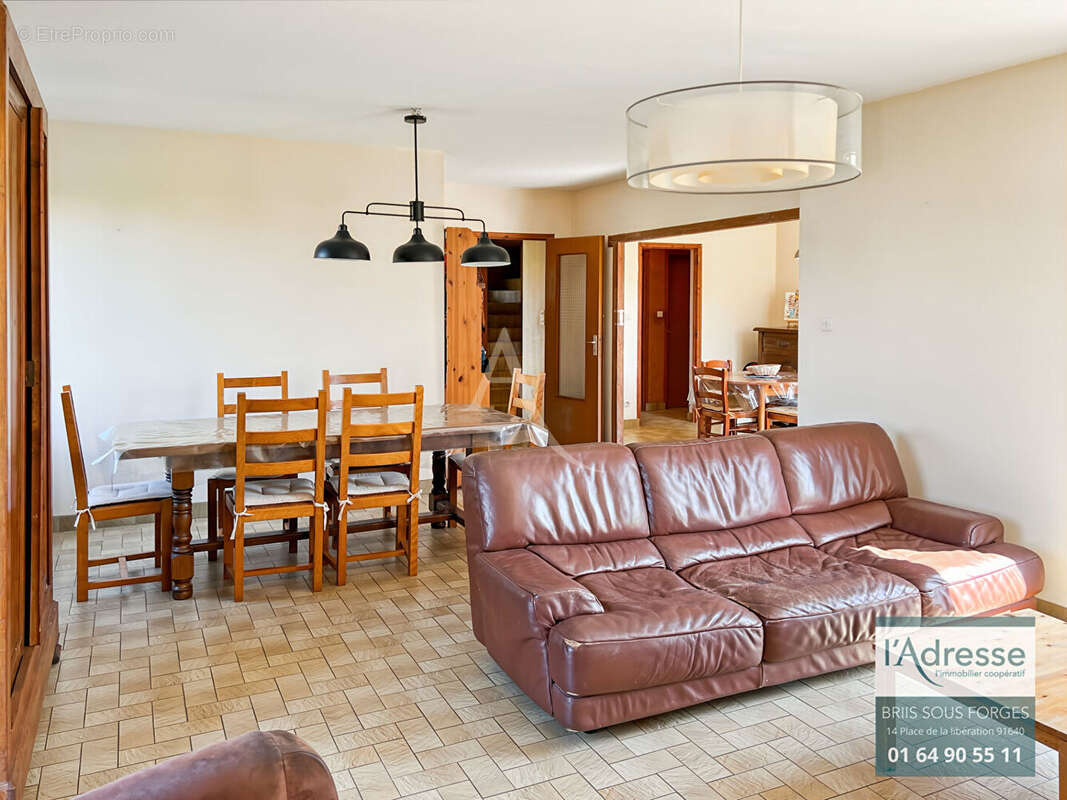 Maison à BRIIS-SOUS-FORGES