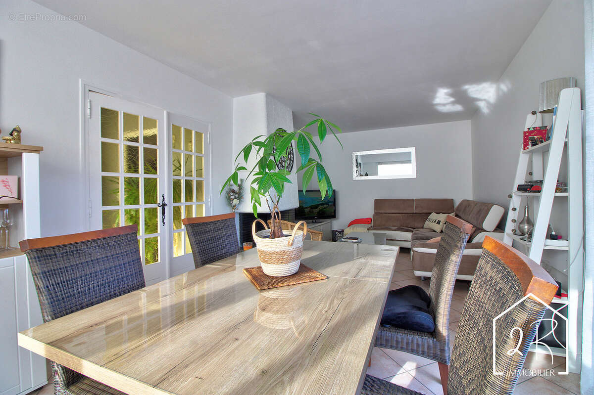 Maison à COMMUNAY