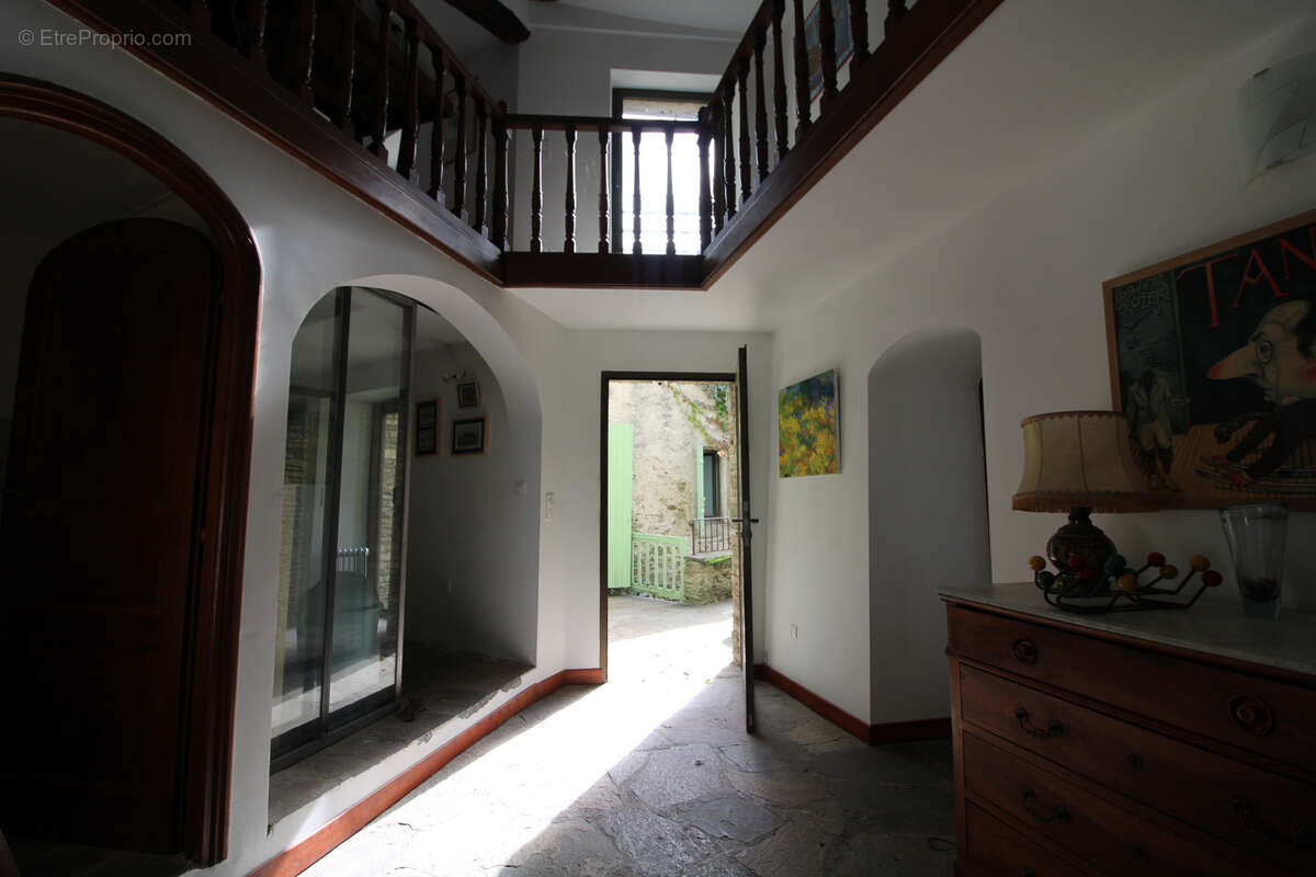 Maison à COLOMBIERES-SUR-ORB