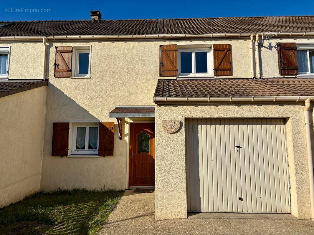 Maison à ETAMPES