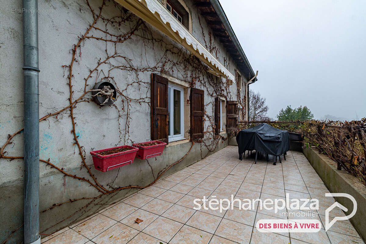 Maison à VILLIE-MORGON