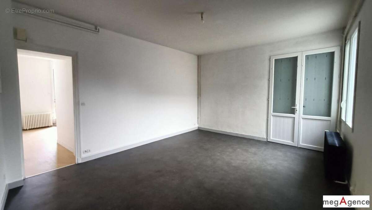 Appartement à LASSAY-LES-CHATEAUX