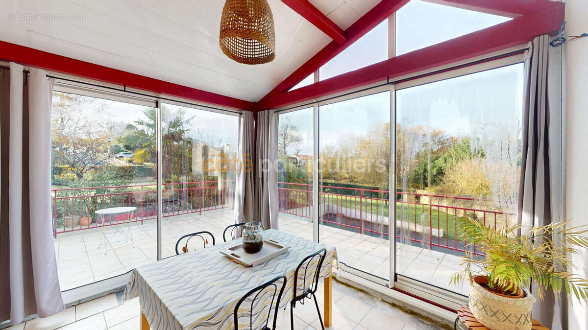 Maison à MORTAGNE-SUR-SEVRE