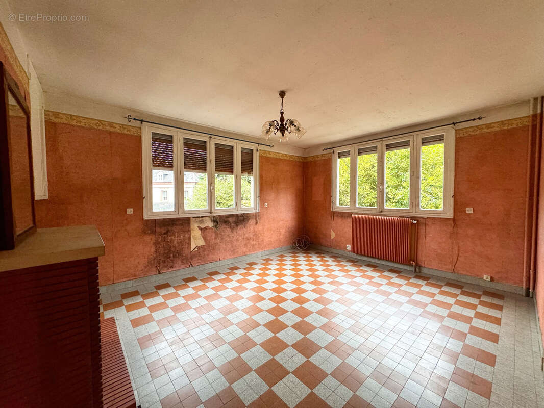 Maison à PONT-L'EVEQUE