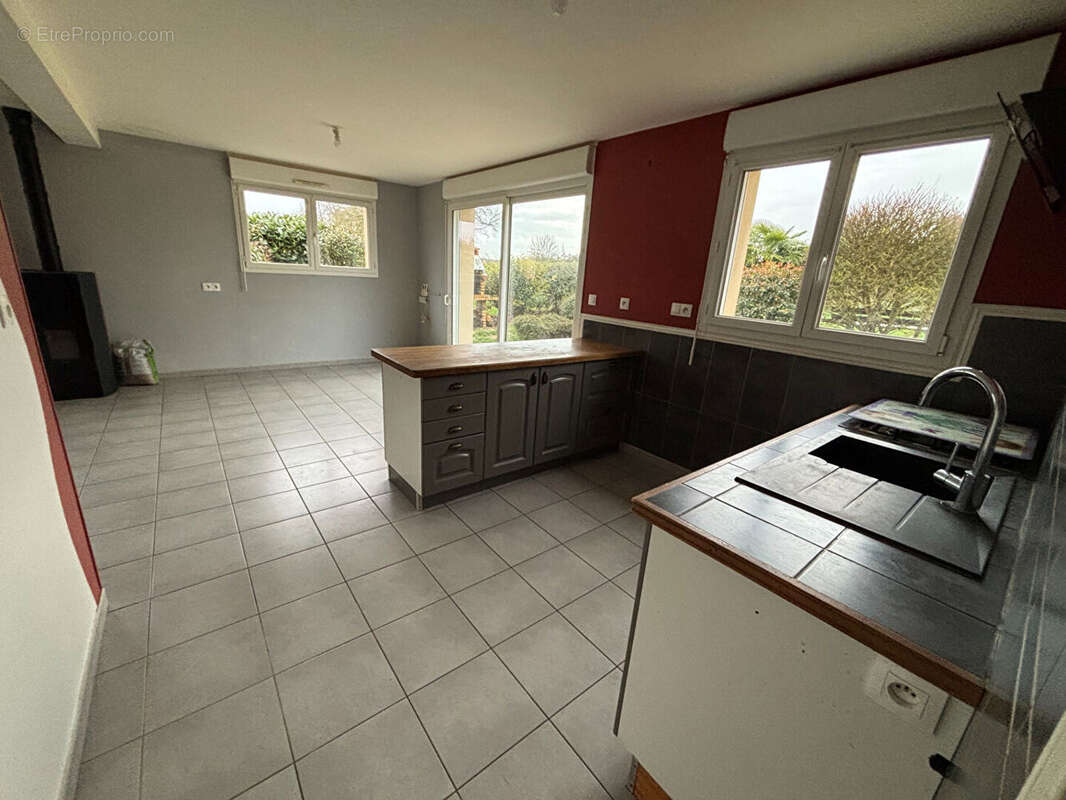 Maison à MESLAY-DU-MAINE