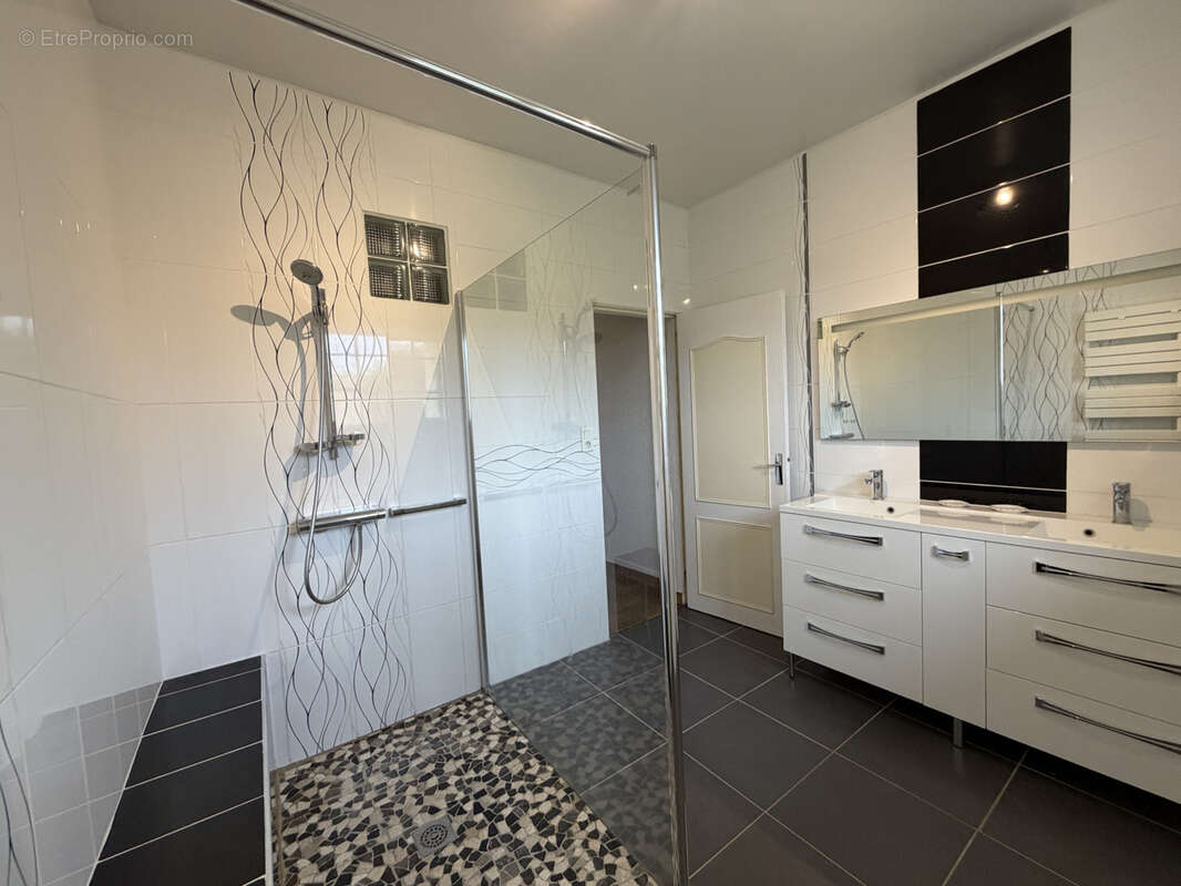 Maison à SAINT-PIERRE-DE-CLAIRAC