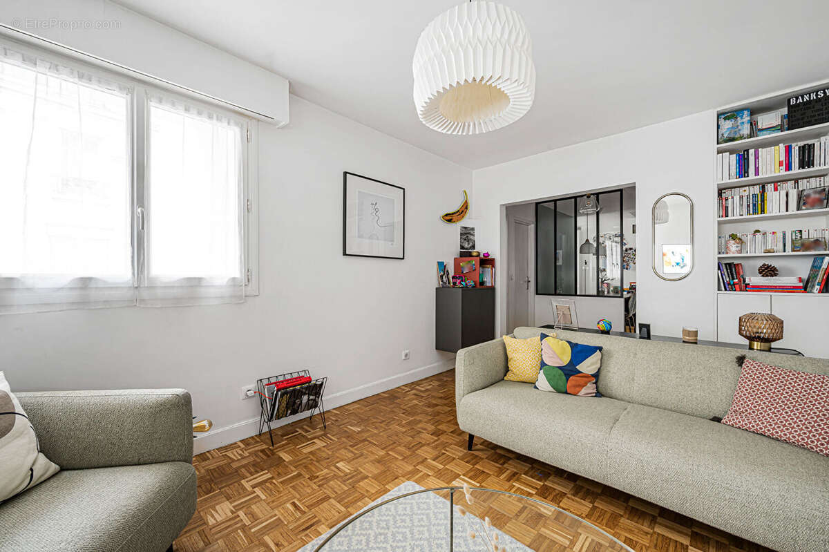 Appartement à PARIS-14E