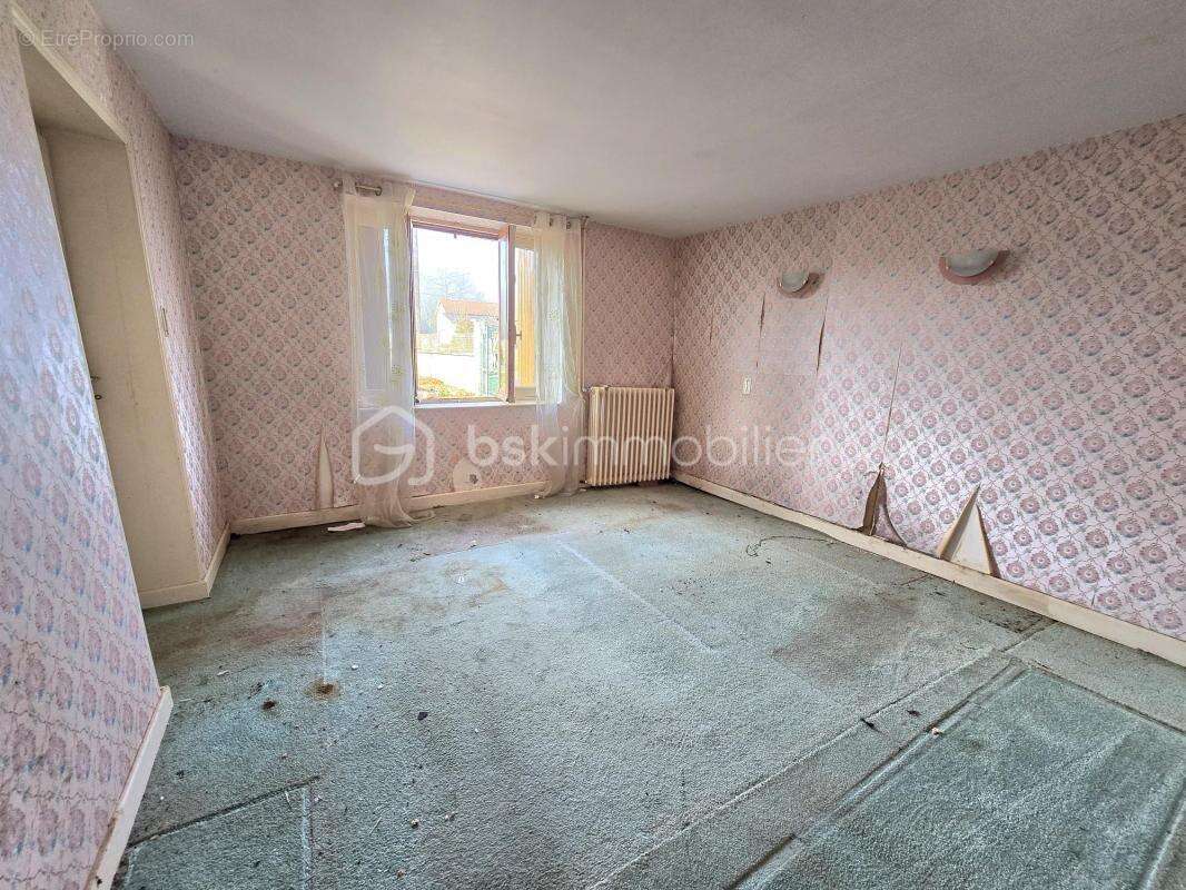 Maison à SAINT-PRIEST-BRAMEFANT