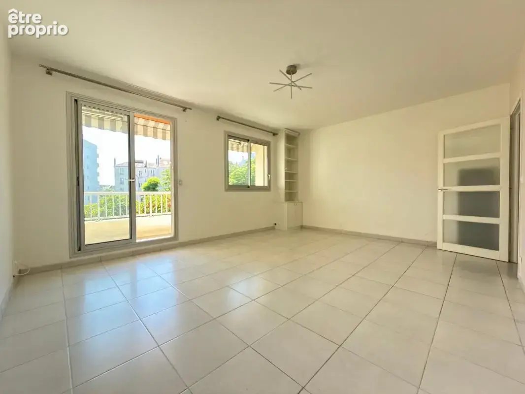 Appartement À Vendre - photo 2