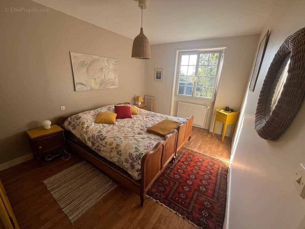 Maison à COURCELLES