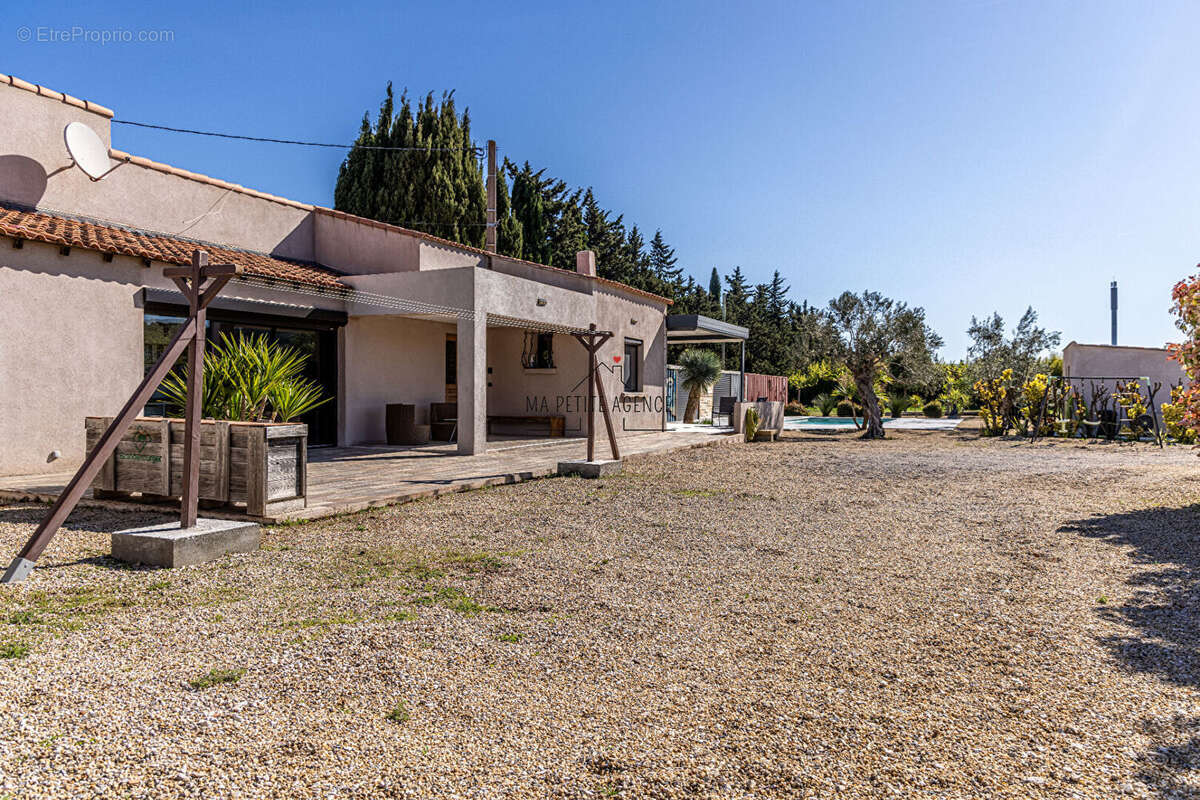 Maison à CHATEAUNEUF-LES-MARTIGUES