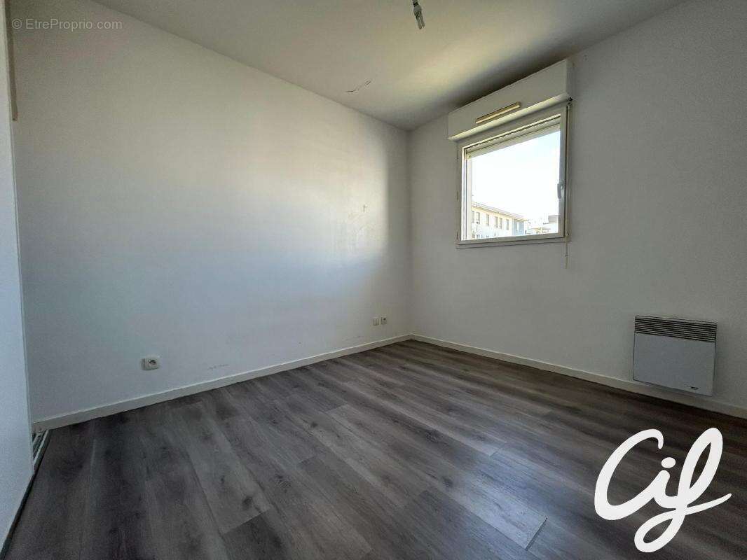 Appartement T1B NANTES Champ de Mars - 32.6 m2  138 000 Euros - photo 6
