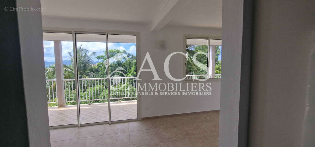 Spacieuse maison multi-niveaux   idéal famille ou investissement à Acajou au LAMENTIN - photo 8