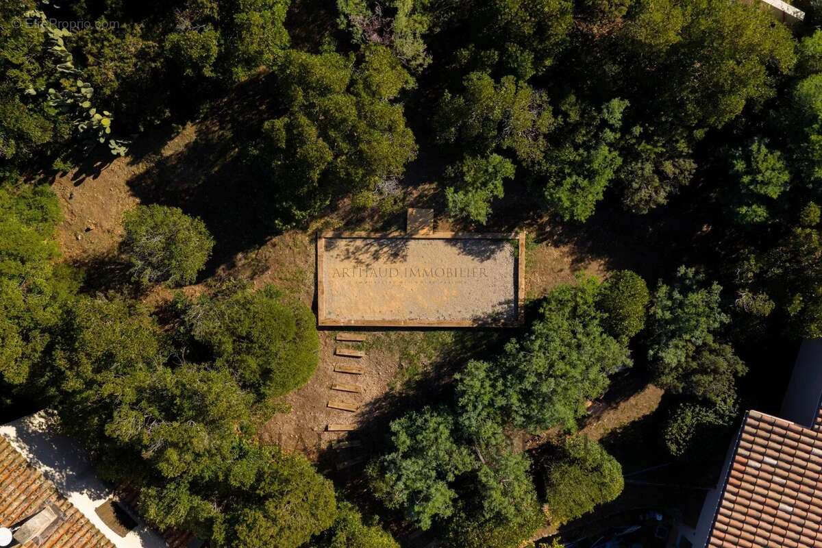 Appartement à LES ISSAMBRES