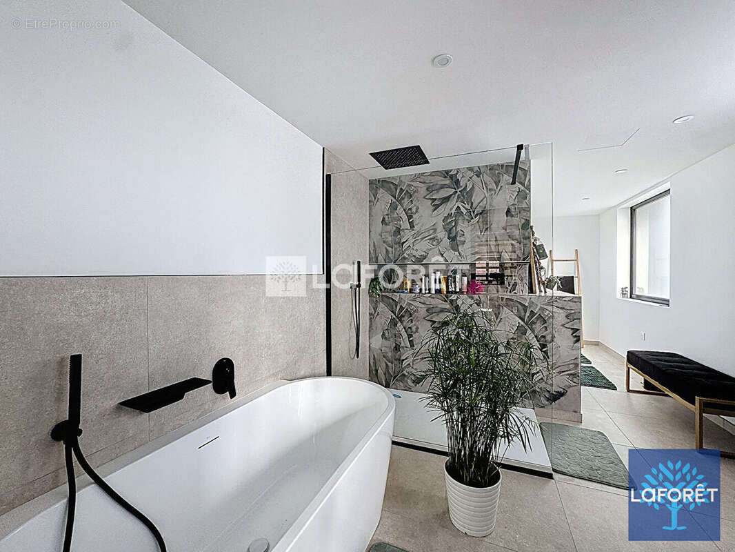 Maison à SAINT-FOLQUIN