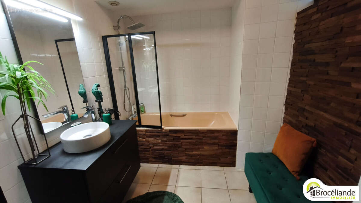 Appartement à PARTHENAY-DE-BRETAGNE