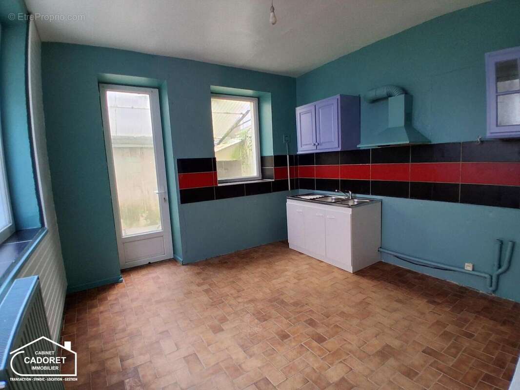  - Maison à PAIMBOEUF