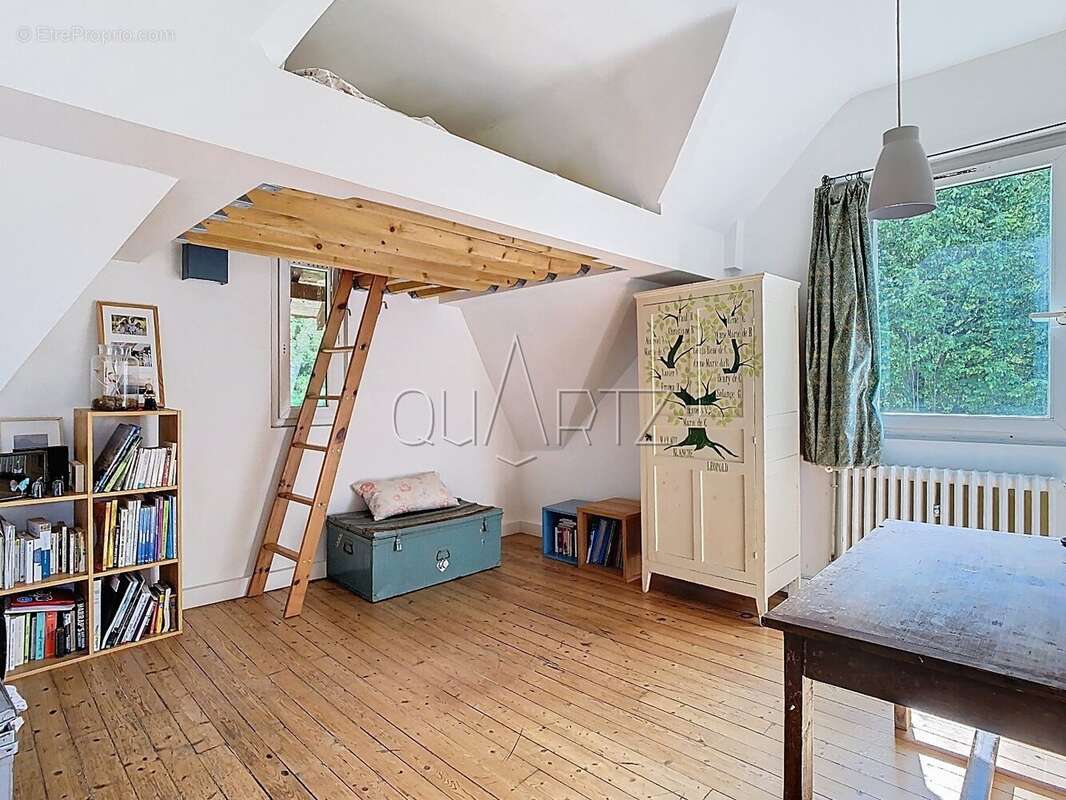 Maison à LA CELLE-SAINT-CLOUD