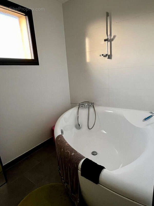 Maison à SAINTE-PAZANNE