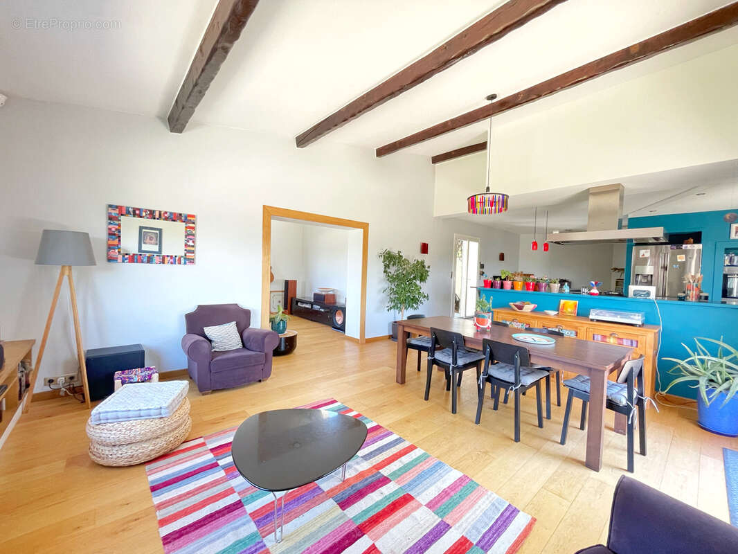 Maison à SAINT-GENIS-LAVAL