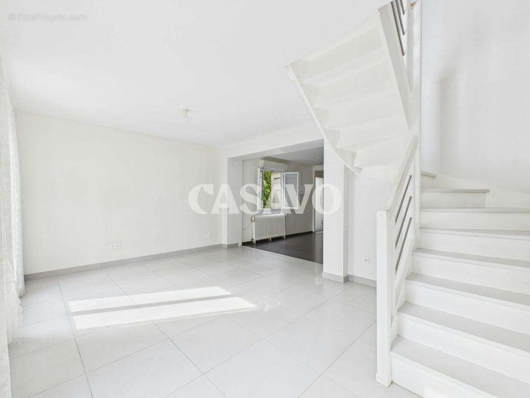 Vente Maison 6 pièces de 115m² - 95120 Ermont - photo 5