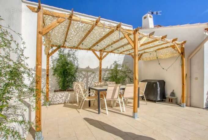 Maison à SAINT-MAXIMIN-LA-SAINTE-BAUME