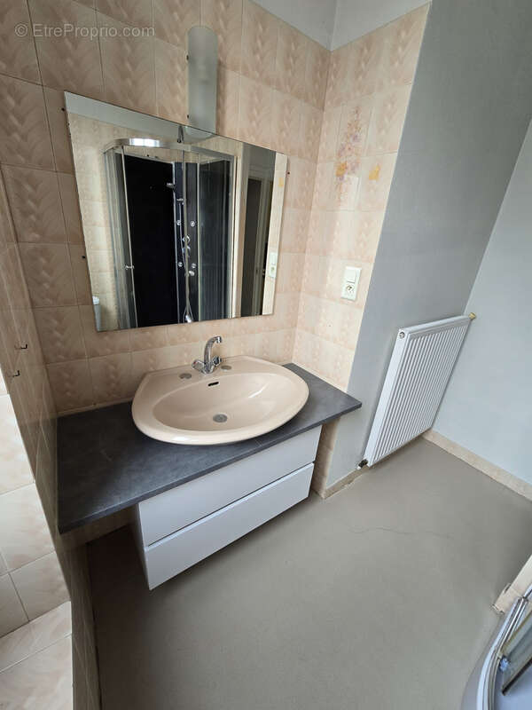 Maison à DUN-SUR-AURON