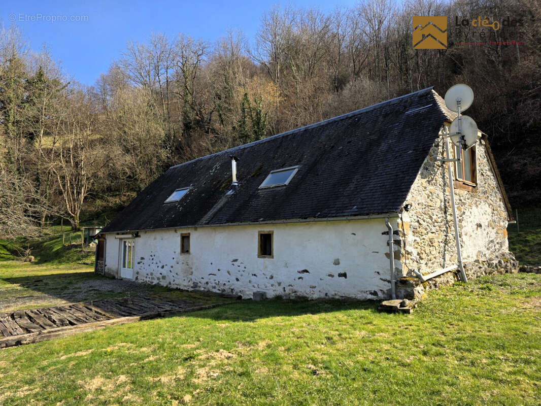 Maison à OUSTE
