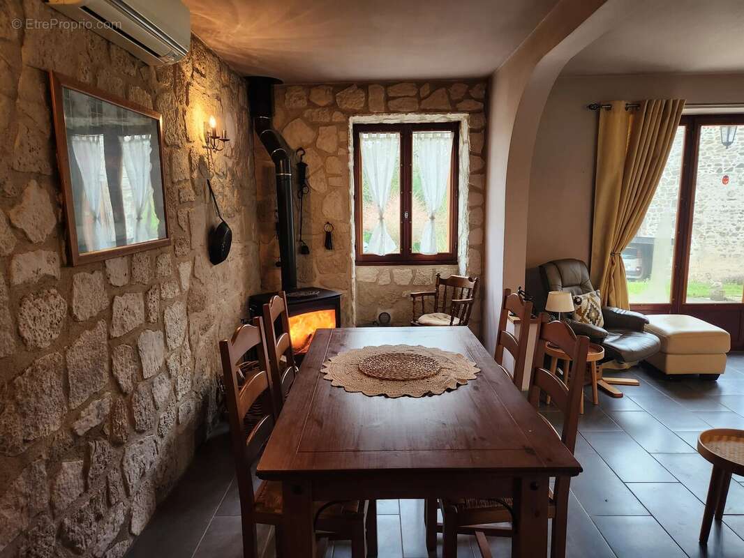 Maison à ORADOUR-SAINT-GENEST