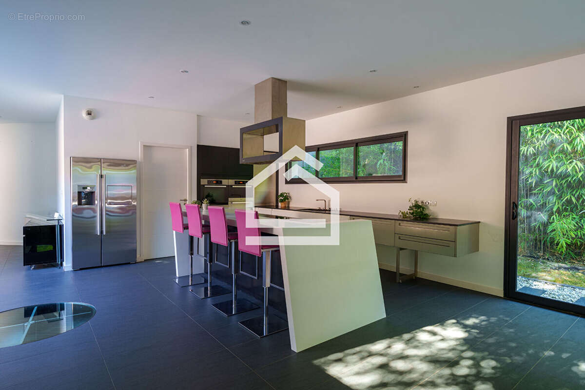 Maison à BLANQUEFORT