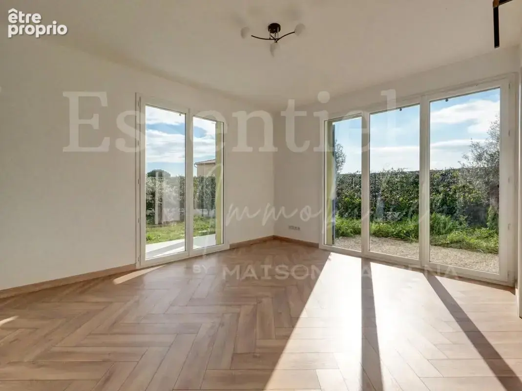 Maison 4 pièces 123 m² avec vue mer, terrasse 80 m² et jardin 900 m² à Saint-Laurent-du-Var - photo 15