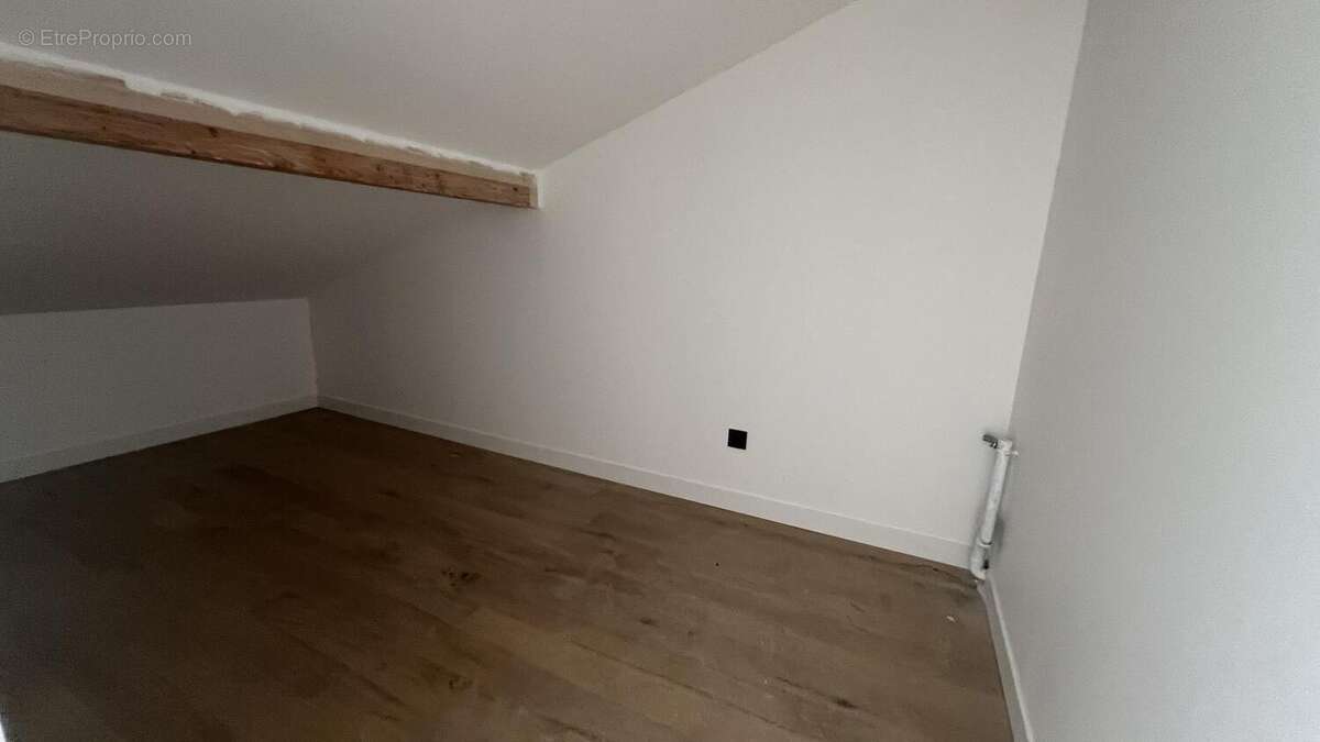 Photo 7 - Appartement à LA TOUR-DE-SALVAGNY